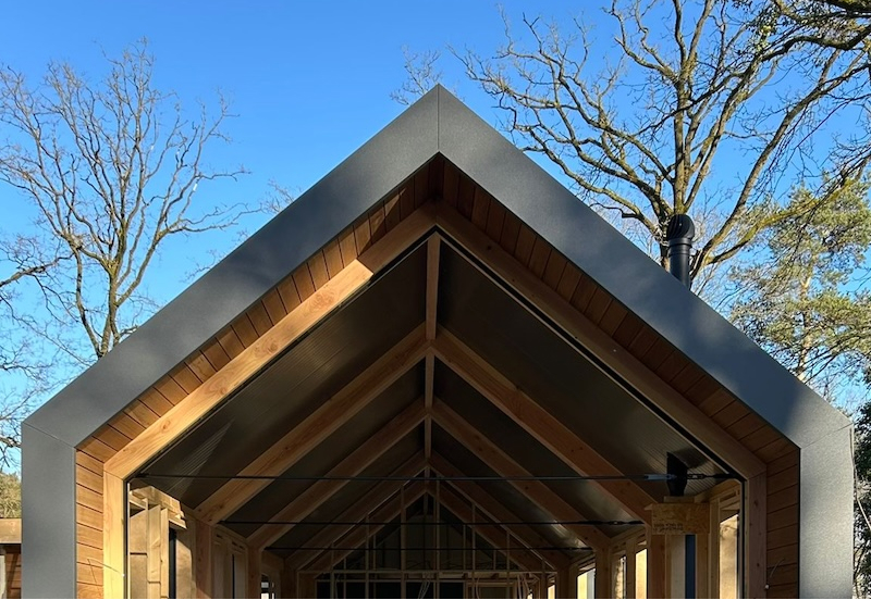 Schuurbouw met felsdak
